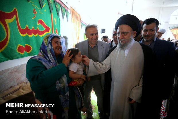 بازديد نماينده مقام معظم رهبري در استان گلستان از محل اسكان موقت سيل زدگان