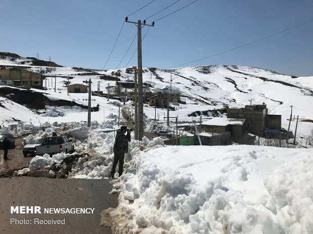 جلسه ستاد بحران در کالپوش شهرستان میامی