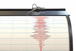 Endonezya'da 6,1 büyüklüğünde deprem