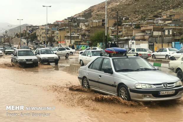 جاری شدن سیل در شیراز