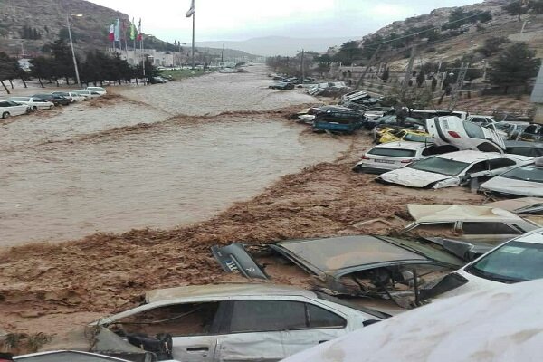 خودروهای واژگون شده دروازه قرآن را مسدود کرد