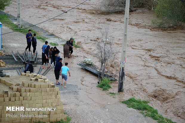 راه ارتباطی ۴۰ روستا در شهرستان بشاگرد قطع شد