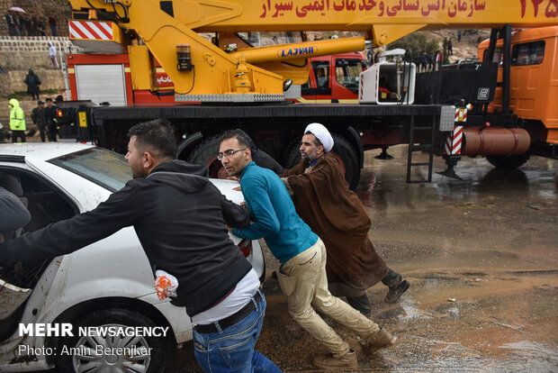 ۱۷ نفر کشته و ۷۴ مصدوم در سیل شیراز/ بارش شدید در راه است