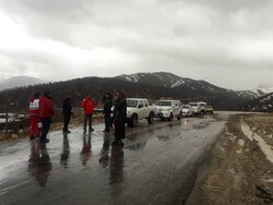 امدادرسانی به ۱۵۰ مسافر در پی بارش برف در کوهرنگ/ خسارت به عشایر