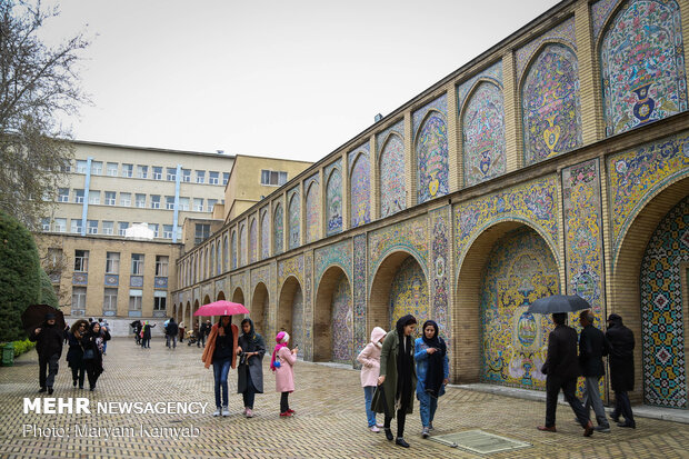 مسافران نوروزی در کاخ گلستان تهران