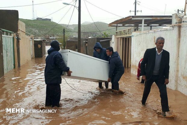 آبگرفتگی ۱۴۰ واحد مسکونی در معمولان/ نیاز به اسکان و مواد غذایی