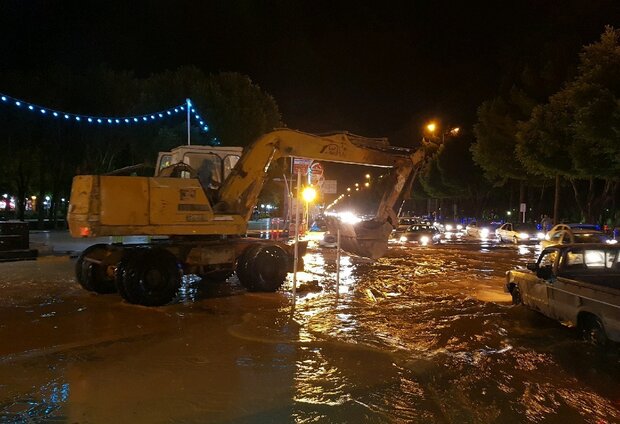  خسارت ۳۵۰ واحد مسکونی در استان اصفهان/امداد رسانی به ۴۰۰ خودرو