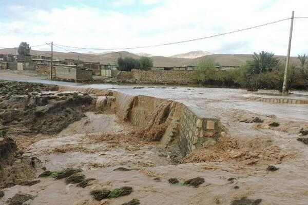 سیلابی شدن رودخانه‌های اسفراین/راه ورودی روستای بام مسدود شد