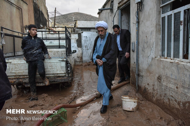 Shiraz Friday prayers leader visits flood-hit areas in Shiraz