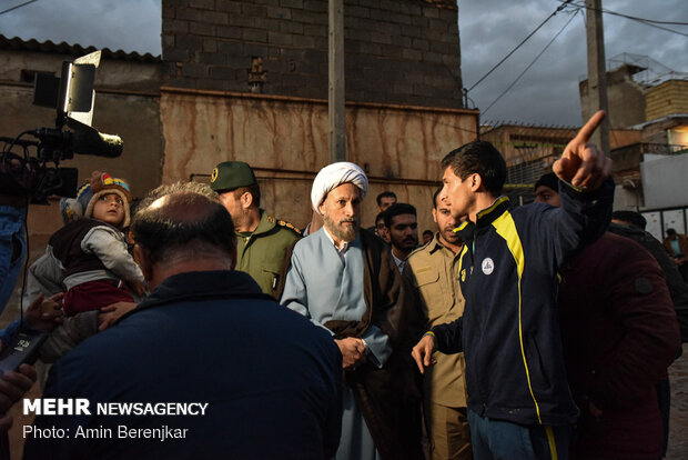 Shiraz Friday prayers leader visits flood-hit areas in Shiraz