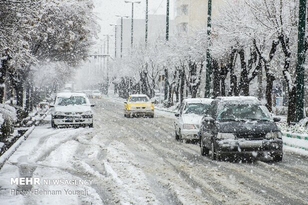 بارش برف آذربایجان غربی را سفیدپوش کرد