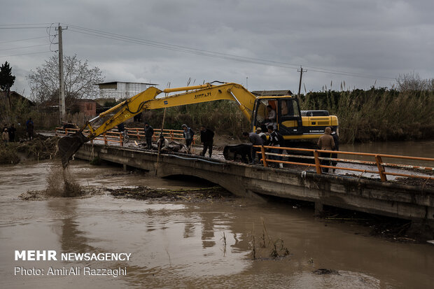 سیلاب امسال به ۴۴ دستگاه پل در مازندران خسارت زد
