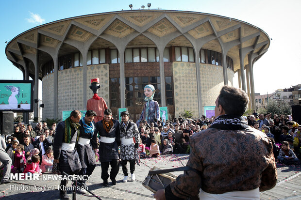 طهران تحتفل باليوم الوطني للفنون الاستعراضية