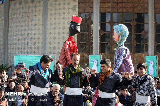 طهران تحتفل باليوم الوطني للفنون الاستعراضية