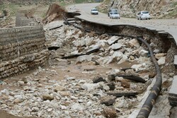 آسیب جدی سیلاب به راه‌های لرستان/ وعده وزیر برای اصلاح زیرساخت‌ها در ۱۴۰۰