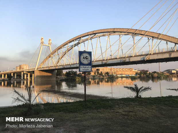 Karun bursting its banks in Ahvaz