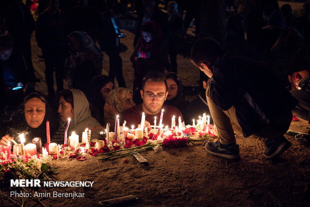 People remember flood victims in Shiraz