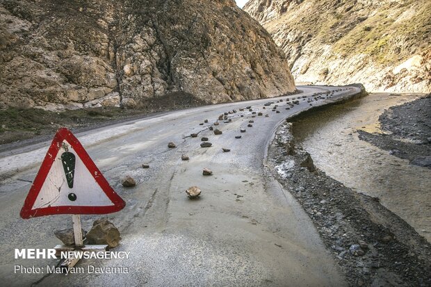 متطوعين بالبدلة البيضاء