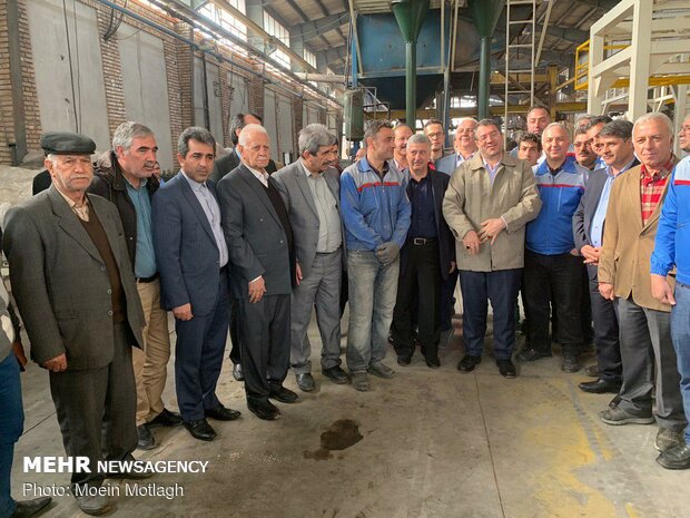 Industry minister visits flood-affected factories in Golestan