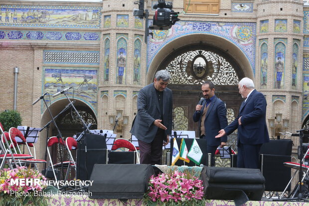 کنسرت محمد معتمدی در میدان مشق