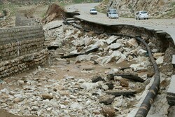 داستان ناتمام سیلاب ۹۸ در لرستان/ اینجا هنوز پل‌ها و جاده‌ها موقت است!