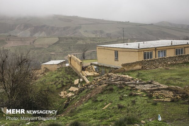 رانش زمین و ریزش بخشی از کوه در روستای گلی از توابع بجنورد