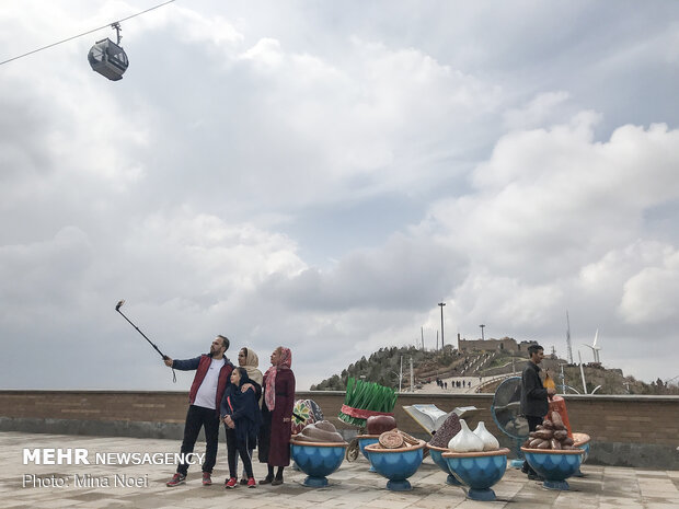 Tebriz Nevruz Bayramı'nda turistleri ağırlıyor