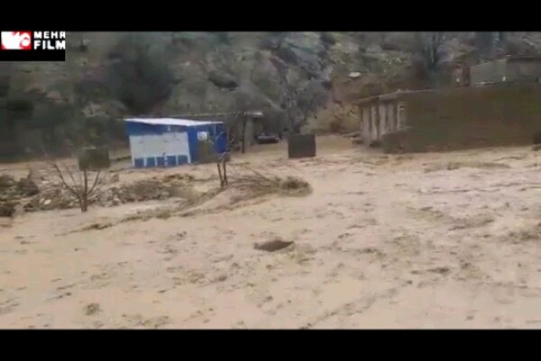 روستای پریکدان شهرستان بویراحمد دچار سیل و آبگرفتگی شد