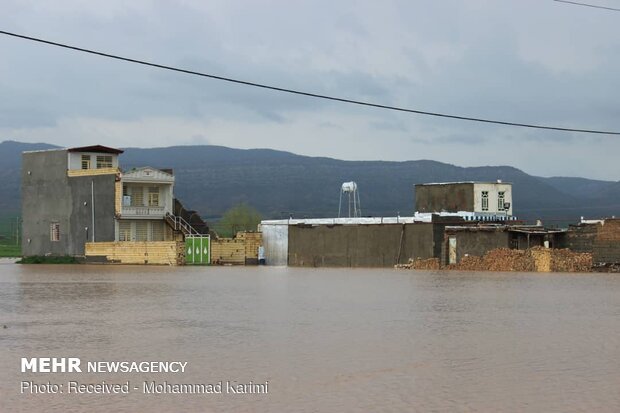 سیلاب و شکستن پل «کشکان» در کوهدشت