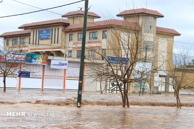 سیلاب و شکستن پل «کشکان» در کوهدشت