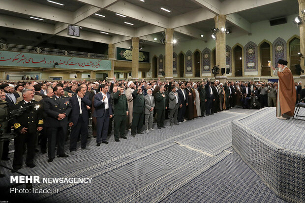 دیدار جمعی از مسئولین نظام با رهبر انقلاب