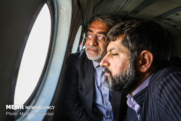 بازدید هوایی عبدالرضا رحمانی فضلی وزیر کشور از مناطق سیل زده خوزستان