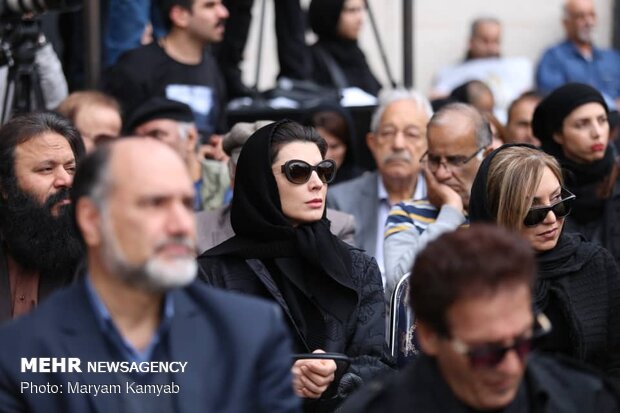 Funeral ceremony for veteran Iranian actor Mashayekhi
