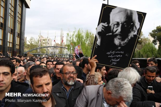 Funeral ceremony for veteran Iranian actor Mashayekhi
