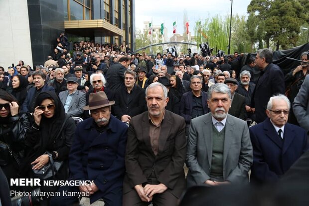 Funeral ceremony for veteran Iranian actor Mashayekhi
