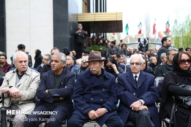Funeral ceremony for veteran Iranian actor Mashayekhi
