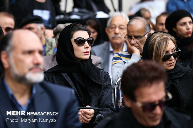 Funeral ceremony for veteran Iranian actor Mashayekhi