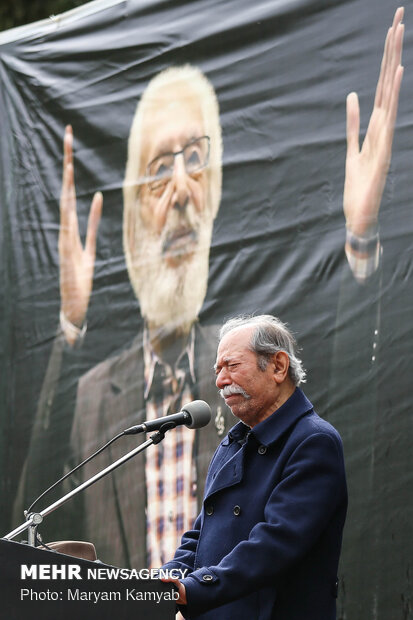 Funeral ceremony for veteran Iranian actor Mashayekhi