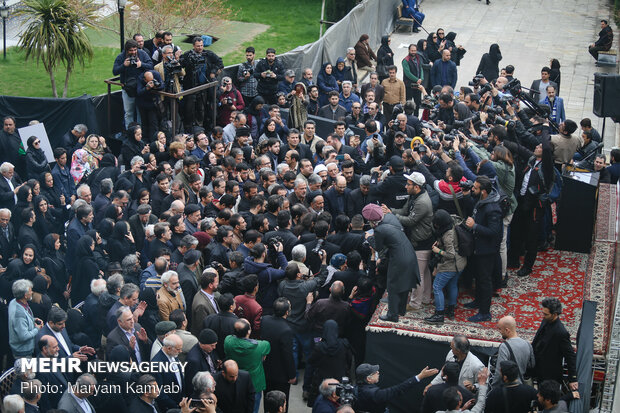 Funeral ceremony for veteran Iranian actor Mashayekhi