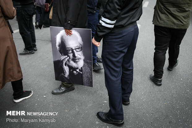 Funeral ceremony for veteran Iranian actor Mashayekhi