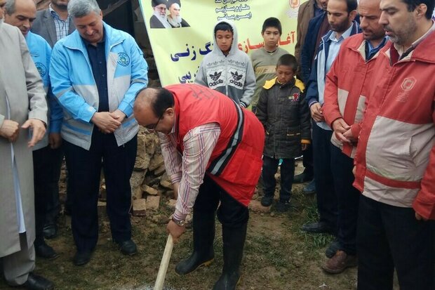 کلنگ بازسازی اولین واحد مسکونی شهر آق قلا به زمین خورد