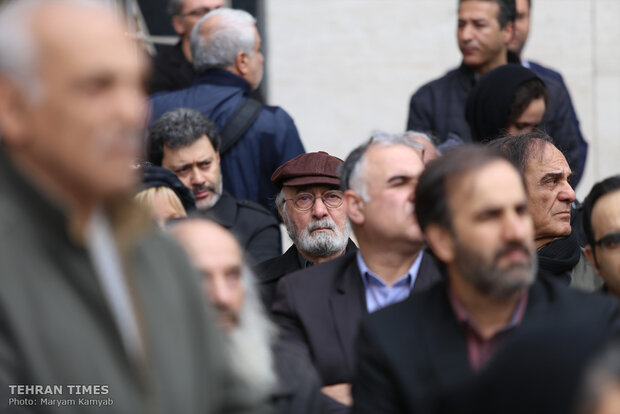 Fans bid farewell to actor Jamshid Mashayekhi at Vahdat Hall 