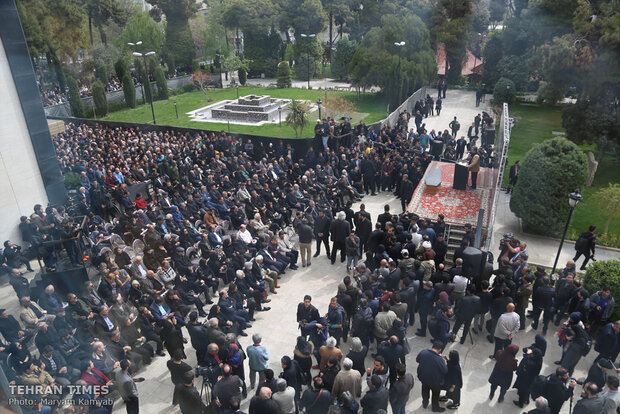 Fans bid farewell to actor Jamshid Mashayekhi at Vahdat Hall 