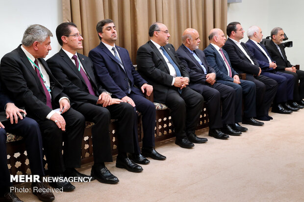 Leader's meeting with Iraqi PM, his entourage