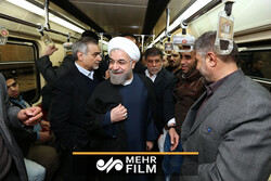 صدر حسن روحانی نے تہران میں مٹرو کی چھٹی لائن کا افتتاح کردیا