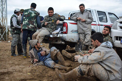 نیروهای خدمات رسان در مناطق سیل زده لرستان