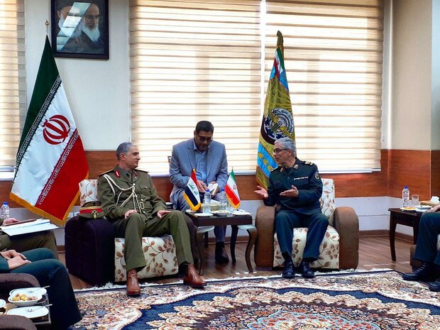 Iran, Iraq top military officials discuss bilateral cooperation