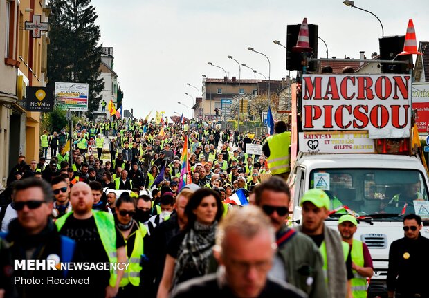 فرانس میں پیلی جیکٹ والوں کے مظاہرے 23ویں ہفتے بھی جاری