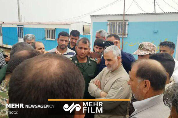 جنرل سلیمانی کا خوزستان کے سیلاب سے متاثرہ علاقوں کا دورہ