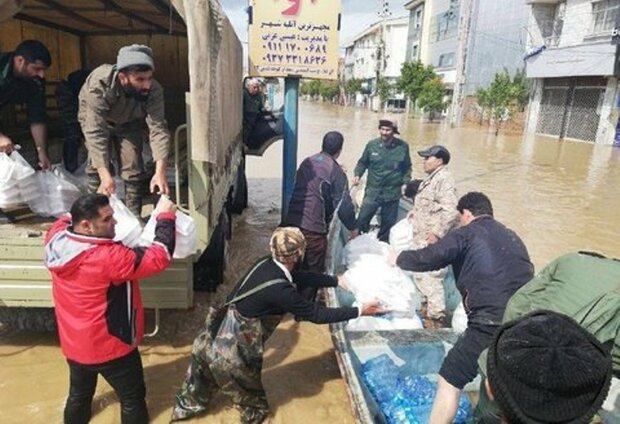 ارسال بیش از ۲۷ کامیون اقلام ضروری برای سیل‌زدگان 